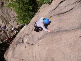  Pruebe los places de la escalada con el Bureau des Guides des Pyrenees Ariegeoises Escalation